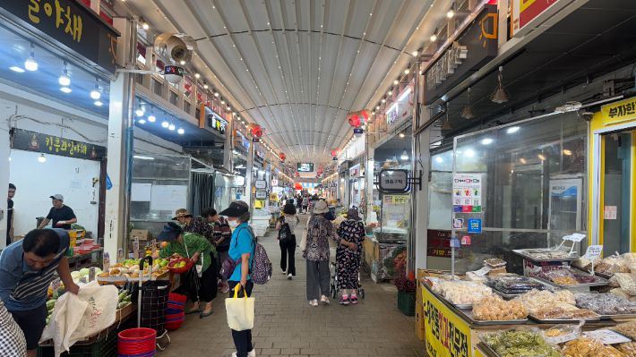 지난 달 30일 오전 이수남성사계시장 풍경. 김다연 인턴기자