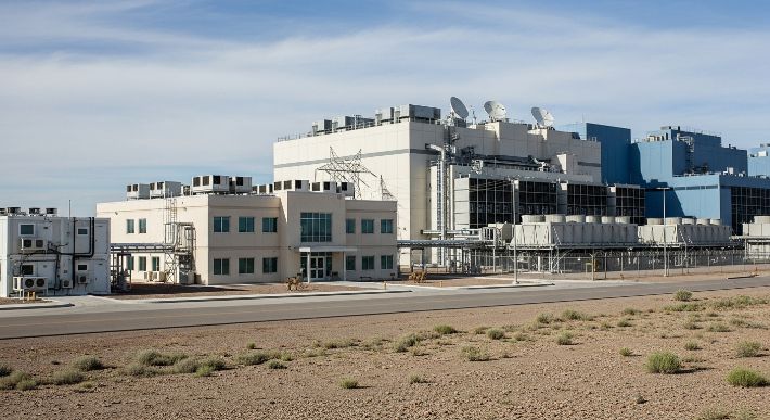 소형, 중형, 대형, 초대형 데이터센터를 시각화한 이미지. 구글 AI 스튜디오 캡처