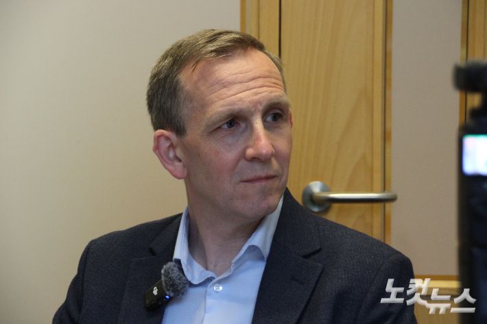 앤드루 파넬 더블린 대학교 기후 및 날씨 데이터 과학 교수. 더블린=장윤우 기자