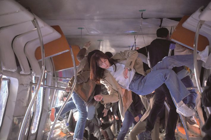 영화 '전지적 독자 시점' 액션 비하인드 스틸컷. 롯데엔터테인먼트 제공