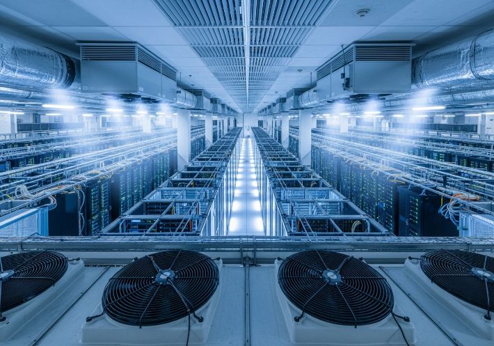 데이터센터 내부의 열을 냉각시키는 모습. 구글 AI 스튜디오 캡처