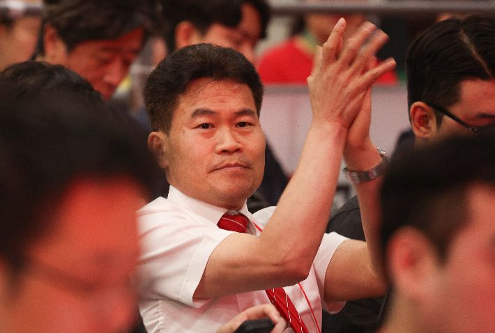 대구서 열린 국민의힘 전당대회 합동연설회 찾은 전한길     (대구=연합뉴스) 윤관식 기자 = 한국사 강사 전한길 씨가 8일 대구 북구 엑스코에서 열린 국민의힘 제6차 전당대회 대구·경북 합동연설회에 참석하고 있다. 2025.8.8     psik@yna.co.kr (끝)   <저작권자(c) 연합뉴스, 무단 전재-재배포, AI 학습 및 활용 금지> 연합뉴스