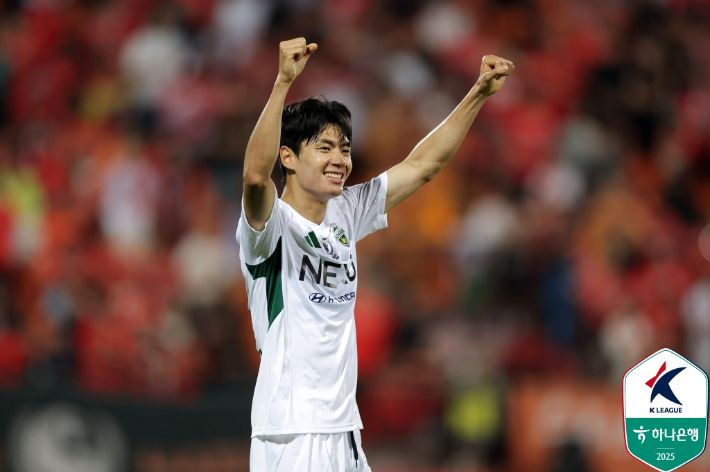 전진우. 한국프로축구연맹 제공