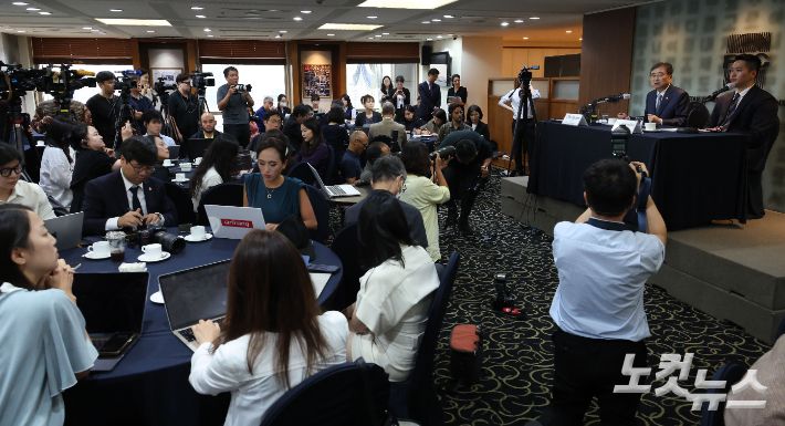 조현 외교부 장관이 19일 오후 서울 중구 프레스센터 외신기자클럽에서 열린 외신기자 간담회에서 모두발언하고 있다. 황진환 기자