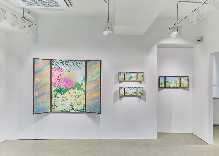 낮과 밤을 형상화한 경첩 시리즈는 보는 재미를 더한다. 페이토 갤러리 제공