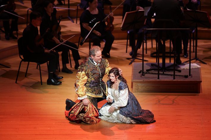 CBS(사장 나이영)는 창사 71주년을 맞아 오는 27일과 28일 오후 7시 30분, 서울 송파구 롯데콘서트홀에서 이탈리아 유레지오 클라시카 초청 콘서트 오페라 '리골레토'를 개최한다. CBS 공연기획센터 제공