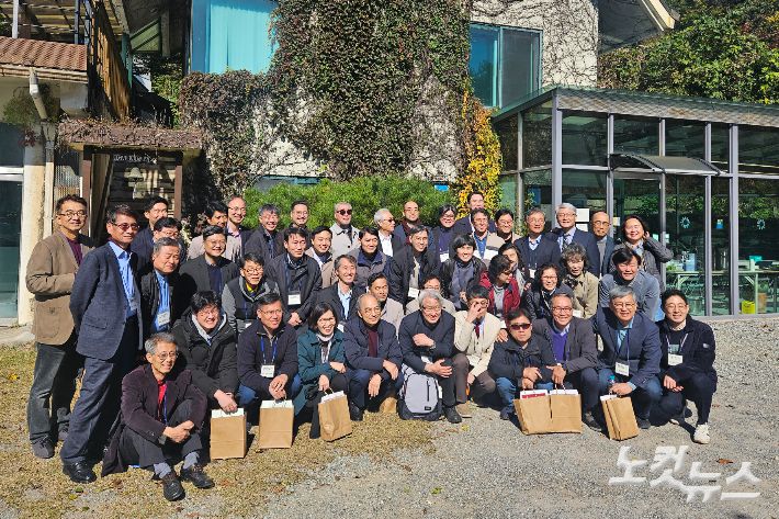 논찬자로 나선 김창순 목사는 "영성은 하나님 안에서의 인간 주체성과 창조성을 회복하는 삶의 태도"라며, 이것이 교회의 위기 극복과 방향 설정에 핵심적이라고 보았다.