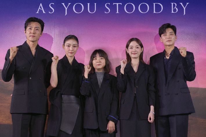 좌측부터 이무생, 전소니, 이정림 감독, 이유미, 장승조. 넷플릭스 제공