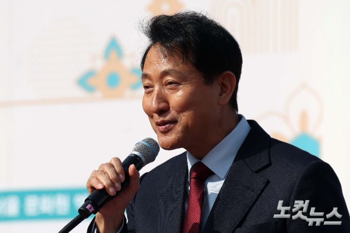 오세훈 서울시장이 5일 서울 광화문광장에서 열린 제9회 2025 서울시 문화원엑스포 개막식에서 축사를 하고 있다. 박종민 기자