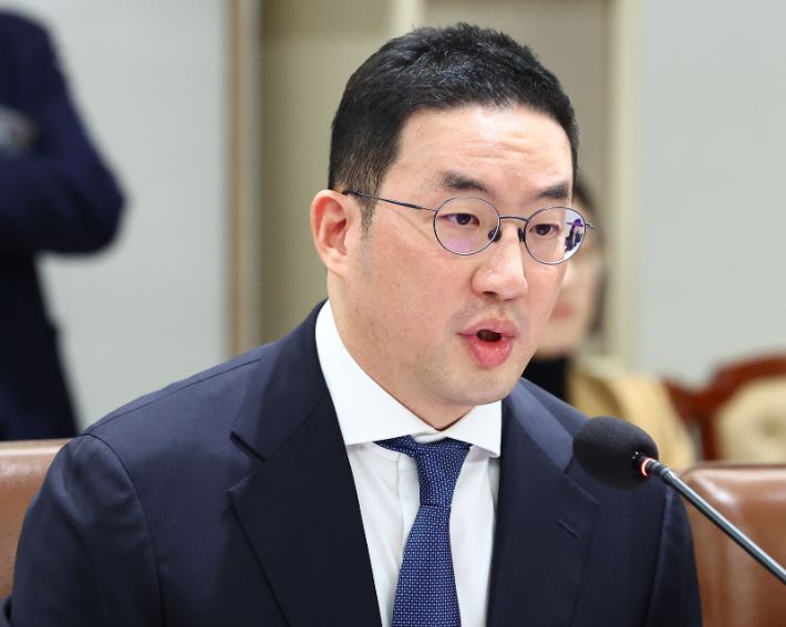 구광모 LG그룹 회장이 16일 용산 대통령실에서 열린 한미 관세협상 후속 민관 합동회의에서 발언하고 있다. 연합뉴스