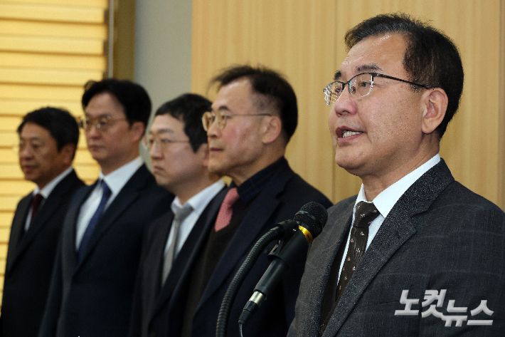 순직 해병 특검팀을 이끄는 이명현 특별검사가 28일 오전 서울 서초구 특검 사무실에서 종합 수사 결과를 발표하고 있다. 박종민 기자