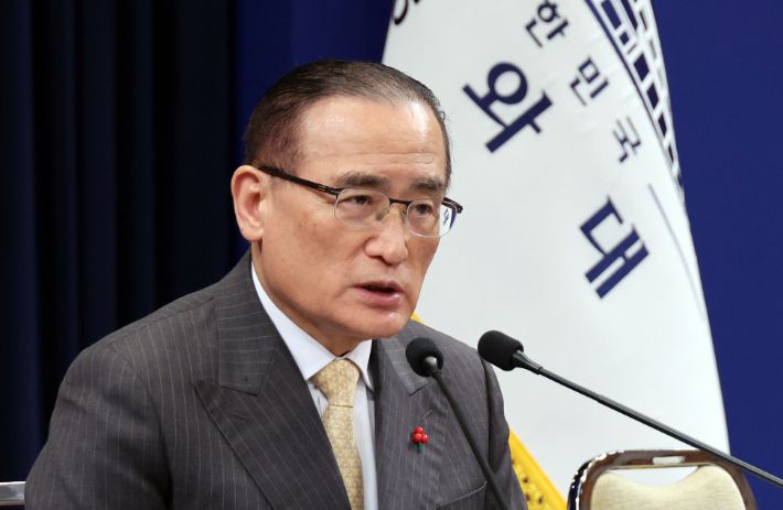 위성락 국가안보실장이 2일 청와대 기자회견장에서 이재명 대통령의 중국 국빈방문에 대해 브리핑하고 있다. 연합뉴스