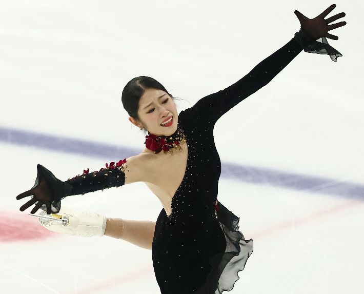 연기 펼치는 이해인. 연합뉴스