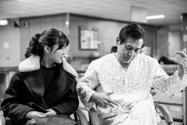 영화 '필름시대의 사랑'에 함께 출연한 배우 한예리와 안성기