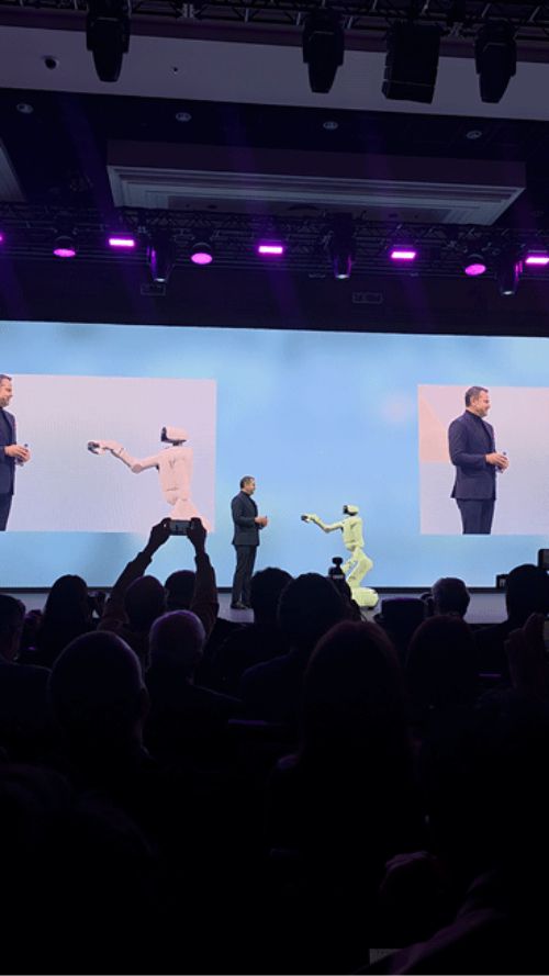 미국 라스베이거스 만달레이베이 컨벤션센터에서 열린 글로벌 프레스 콘퍼런스 'LG 월드 프리미어'에 등장한 LG전자 AI 홈 로봇 클로이드. 라스베이거스=박성완 기자