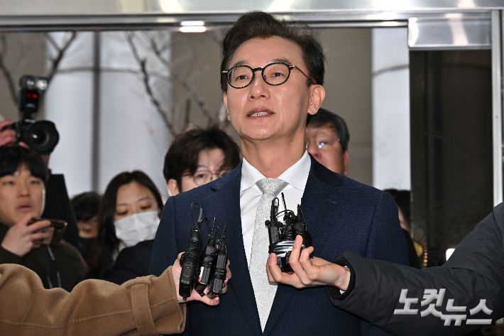 전재수 전 해양수산부 장관이 통일교 리스크에도 민주당 부산시장 후보로 대체불가하다는 평이 지역정가에 퍼져있다. 류영주 기자