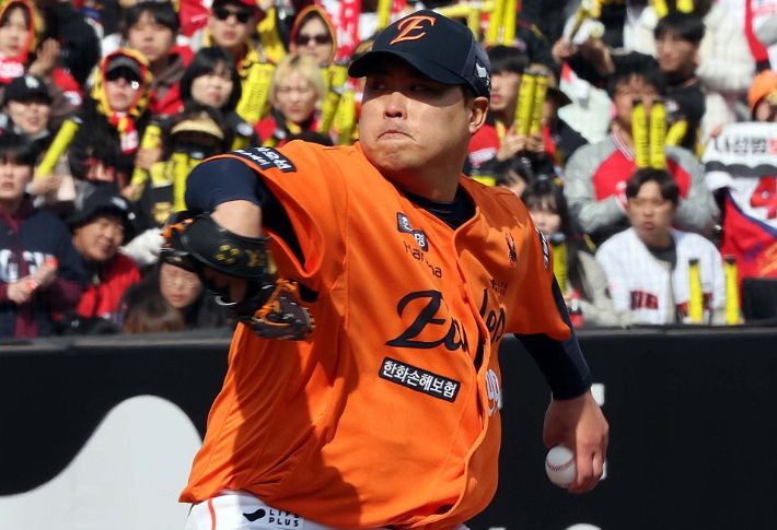 투구하는 류현진. 연합뉴스