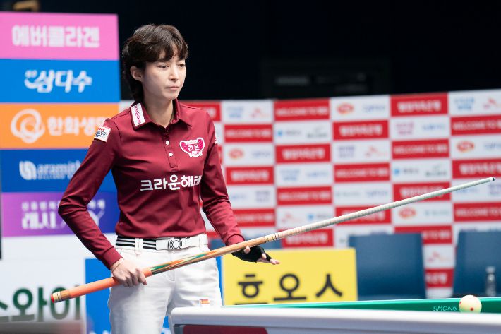 신중하게 샷을 고르고 있는 임정숙. PBA