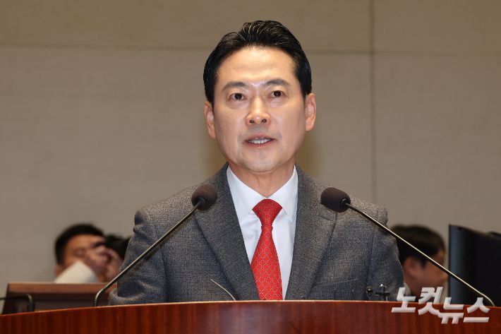 13일 서울 여의도 국회에서 열린 국민의힘 국회의원-당협위원장 연석회의 및 의원총회에서 장동혁 대표가 발언을 하고 있다. 윤창원 기자