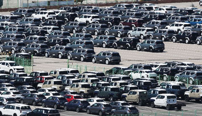 수출용 자동차들. 연합뉴스