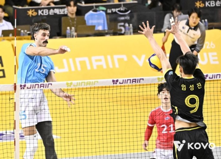 대한항공 러셀의 공격 모습. 한국배구연맹