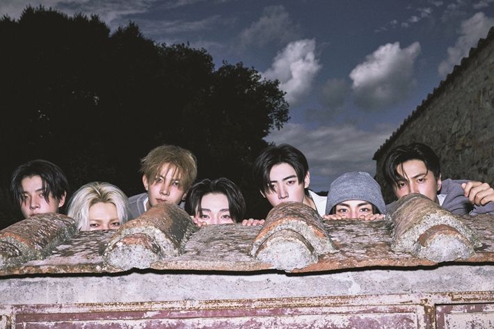 '더 신 : 배니시'는 16일 오후 2시 전 세계에 공개된다. 빌리프랩 제공