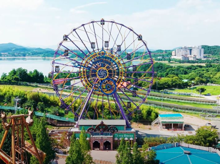 경주보문단지 내에 있는 경주월드 타임라이더. 경북문화관광공사 제공