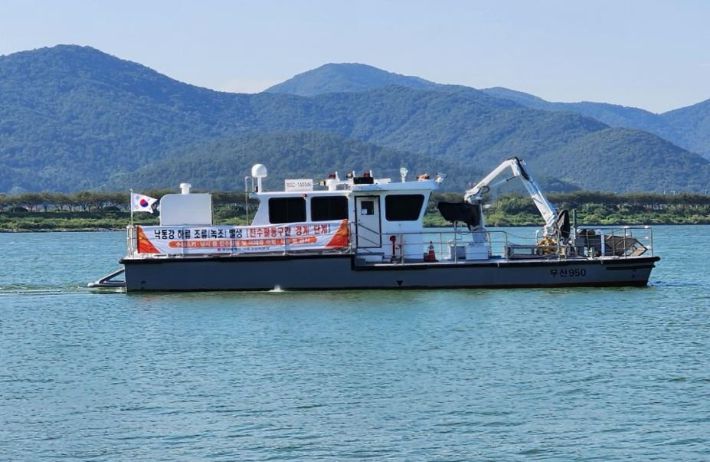 낙동강 친수구간에 조류경보가 발령됨에 따라 부산시가 친수활동 금지조치를 시행했다.  부산시 제공