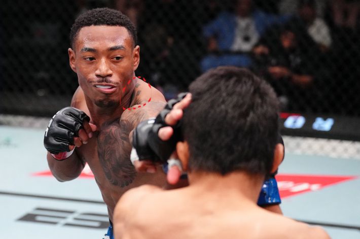 '스위프트' 일라이자 스미스(사진 왼쪽). UFC 제공