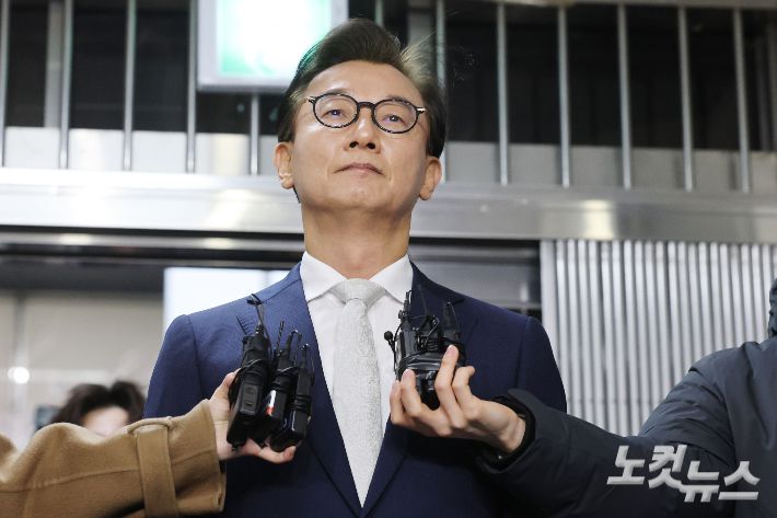 통일교 금품 수수 의혹을 받는 전재수 전 해양수산부 장관이 서울 서대문구 경찰청 국가수사본부에 피의자 조사를 받기 위해 출석하던 모습. 류영주 기자