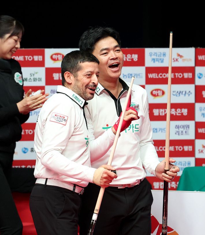 하나카드 외인 듀오 초클루(왼쪽)-응우옌. PBA