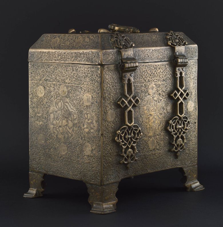 잠금장치가 있는 귀중품 상자. 도하 이슬람예술박물관