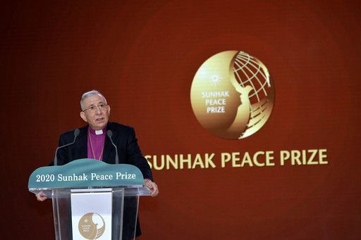 5일 경기도 고양 킨텍스 제1전시장에서 열린 ‘제4회 선학평화상’ 시상식에서 무닙 A. 유난 평화를위한종교 국제명예회장이 수상소감을 밝히고 있다.   고양=하상윤 기자