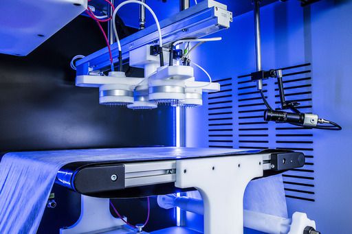 나노 섬유를 만드는 전기방사 기계. 출처=bioinicia.com