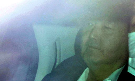 차량에 탑승한 윤석열 검찰총장이 지난 4일 오전 서울 서초구 대검찰청으로 출근하고 있는 모습. 연합뉴스