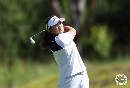 티샷하는 유해란, KLPGA 제공