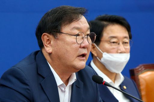 김태년 더불어민주당 원내대표가 18일 오전 서울 여의도 국회에서 열린 원내대책회의에서 발언하고 있다. 연합뉴스