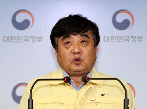 한상혁 방송통신위원회 위원장이 지난 21일 오후 서울 종로구 정부서울청사 합동브리핑실에서 대국민 담화문을 발표하고 있다. 뉴시스