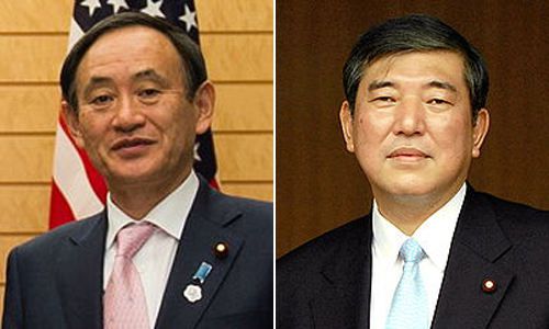 스가 요시히데 관방장관(왼쪽)과 이시바 시게루 전 자민당 간사장