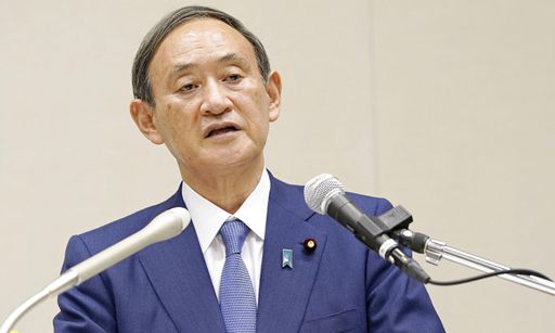 스가 요시히데(菅義偉) 일본 관방장관이 2일 오후 일본 국회에서 기자회견을 열고 아베 신조(安倍晋三) 총리의 후임을 뽑는 자민당 총재 선거에 입후보하겠다고 발표했다. 도쿄=교도연합뉴스