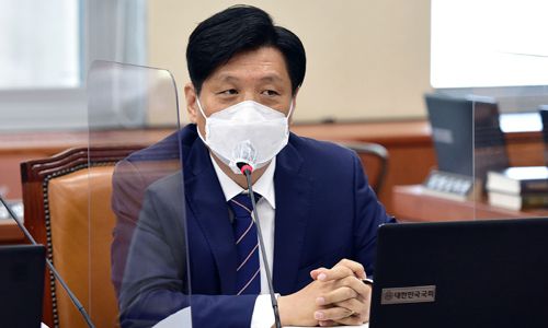 지난 7일 국회 과학기술정보방송통신위원회에서 열린 과기부 등에 대한 국정감사에서 더불어민주당 조승래 간사가 의사진행 발언을 하고 있다. 연합뉴스