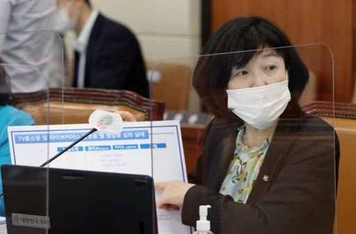 무소속 양정숙 의원이 지난 8일 국회 국정감사에서 질의를 하는 모습. 뉴스1