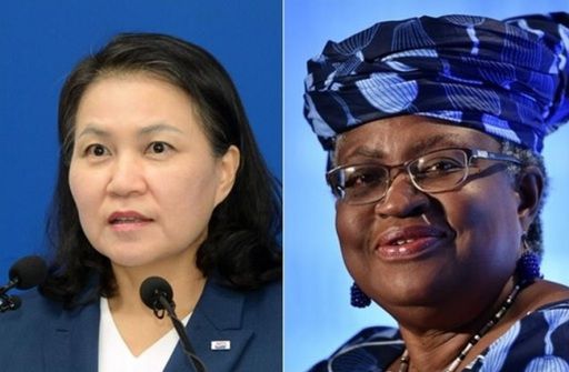 WTO 사무총장 선거의 최종 후보인 한국 유명희 통상교섭본부장(왼쪽)과 나이지리아 응고지 오콘조 이웰라 전 재무장관. 연합뉴스