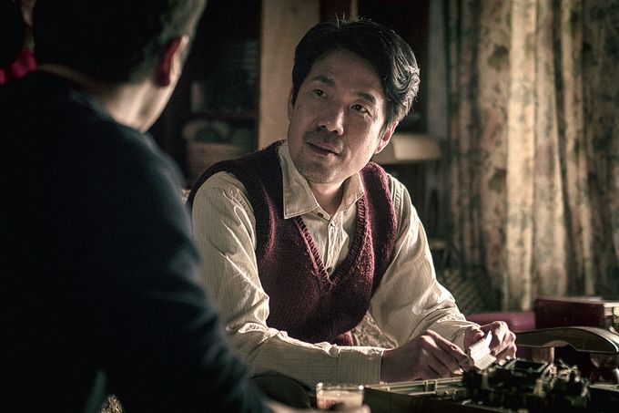 영화 ‘이웃사촌’에서 1980년대 야권 대권 주자 이의식으로 분한 오달수. 리틀빅픽처스 제공