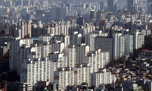 남산에서 바라본 강북 아파트. 연합뉴스