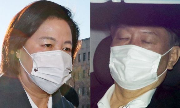 추미애 법무부 장관(왼쪽)이 16일 오전 정부과천청사 법무부로 출근하고 있다. 이날 오전 윤석열 검찰총장이 서울 서초구 대검찰청으로 출근하고 있다. 과천·서울=연합뉴스