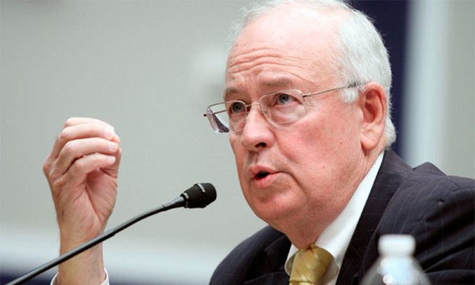 지난해 1월 상원의 탄핵심판이 진행될 당시 특별검사를 역임한 케네스 스타. AP뉴시스