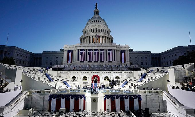조 바이든 신임 미국 대통령 취임식이 열리는 20일(현지시간) 행사 시작 전 워싱턴 의회 의사당 주변 모습. 워싱턴=AP연합뉴스