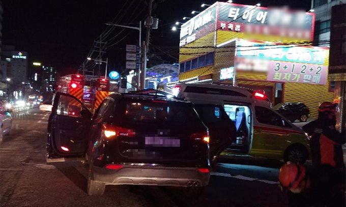 음주사고를 낸 싼타페 차량. 부산 금정경찰서 제공