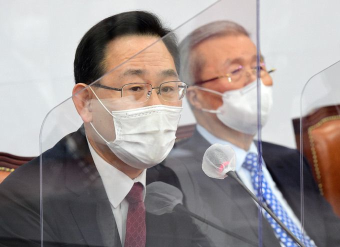 주호영 국민의힘 원내대표가 25일 서울 여의도 국회에서 열린 비상대책위원회의에서 발언을 하고 있다. 뉴시스